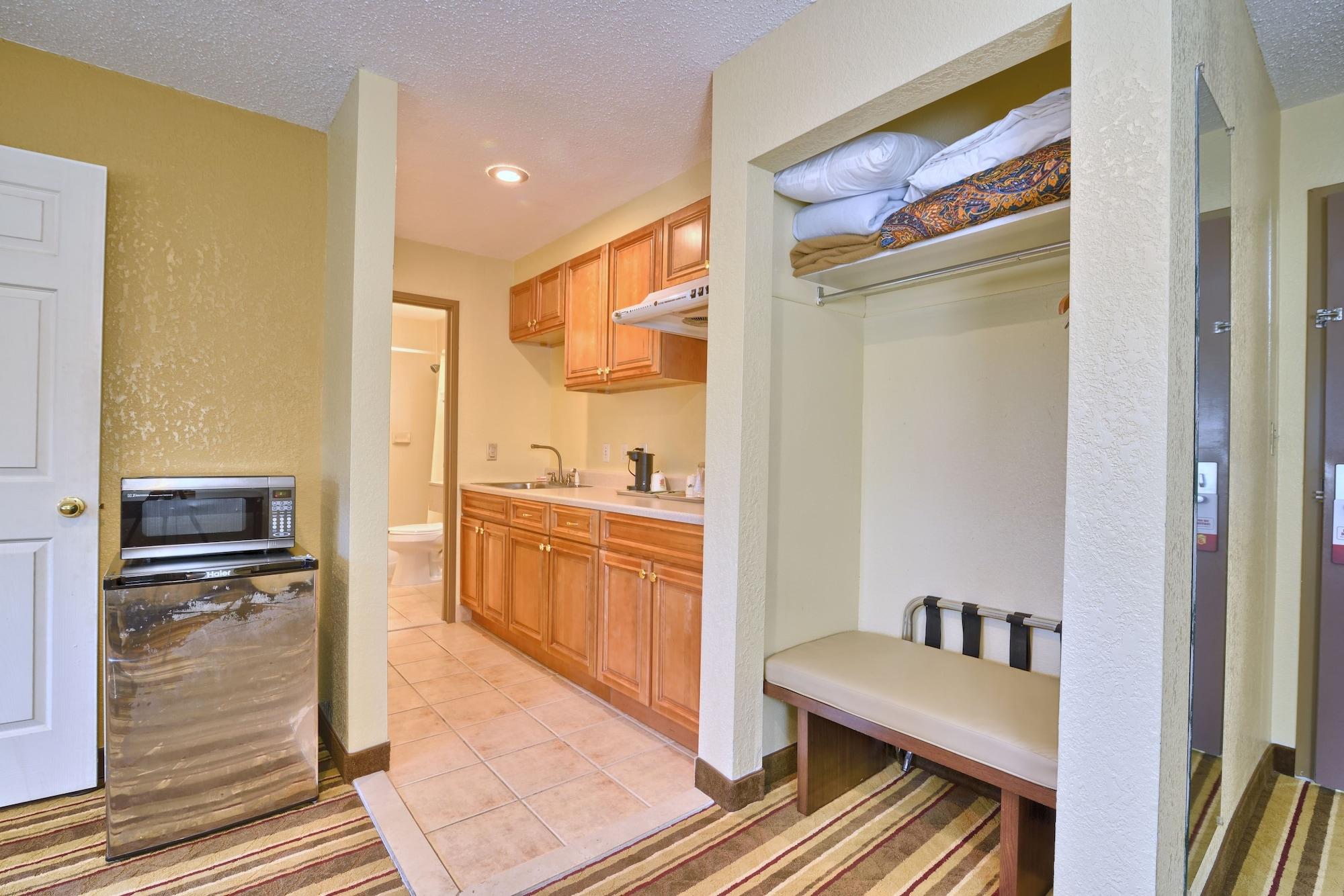 Hotel Super 8 By Wyndham Latham - Albany Airport Extérieur photo