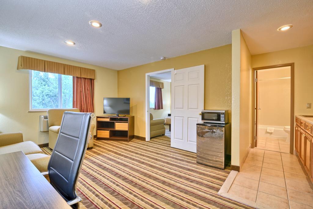 Hotel Super 8 By Wyndham Latham - Albany Airport Extérieur photo